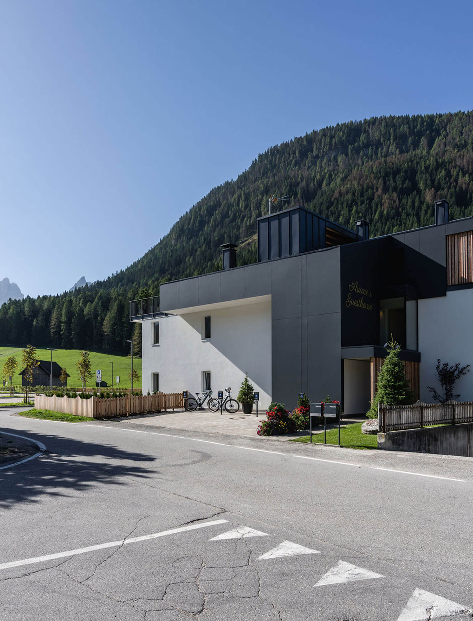 Arrivo - vista dalla strada - Ariane's Guesthouse